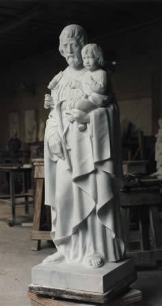 saint peter sculpture carved in marble